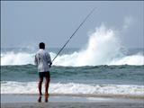 la pêche à la ligne en bordure de l'océan est autorisée sans permis